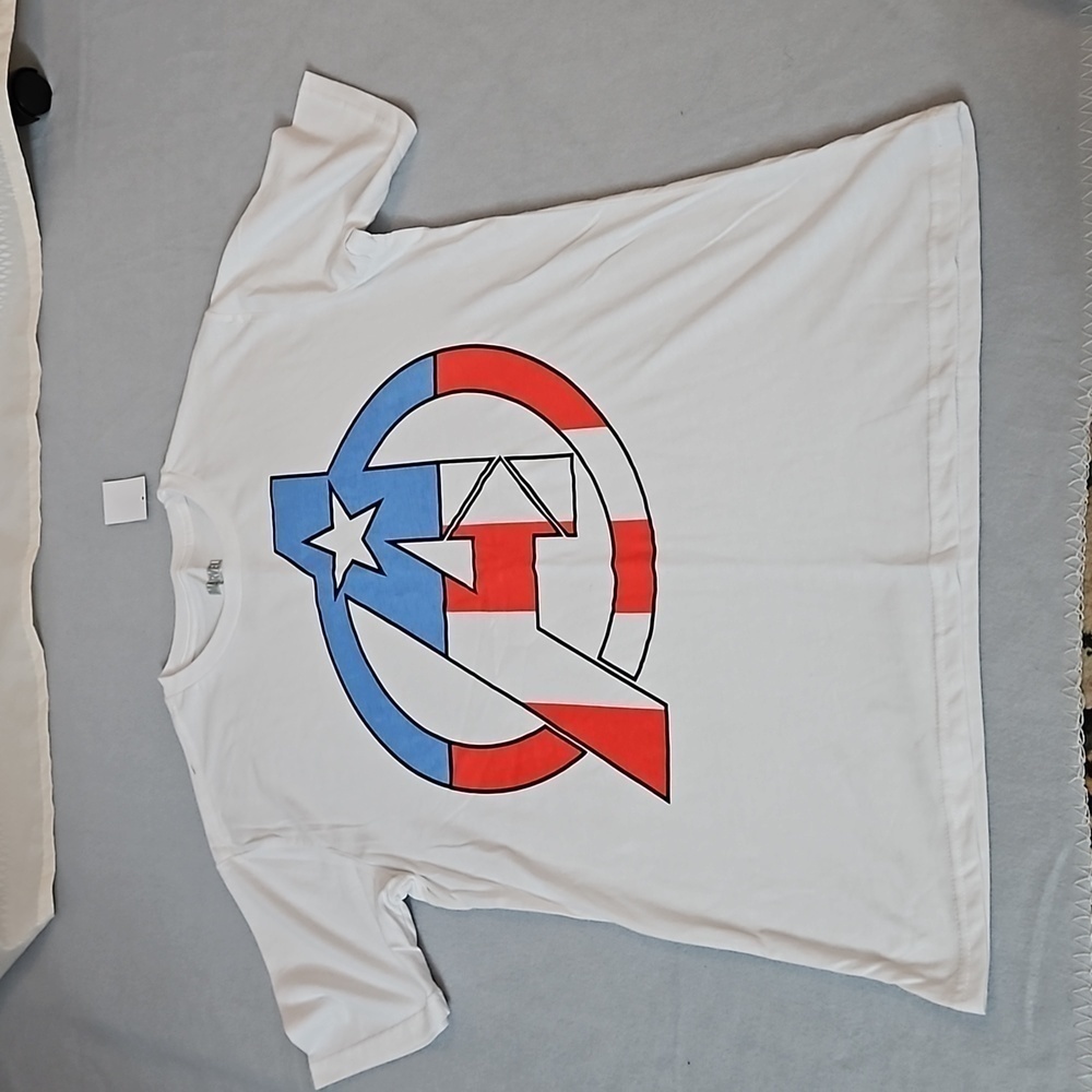Marvel Avengers TShirt sz S  White Patriotic graphic NWT